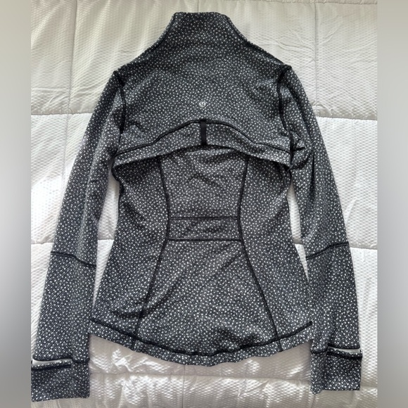 Lululemon Define Jacket - Picture 4 of 8